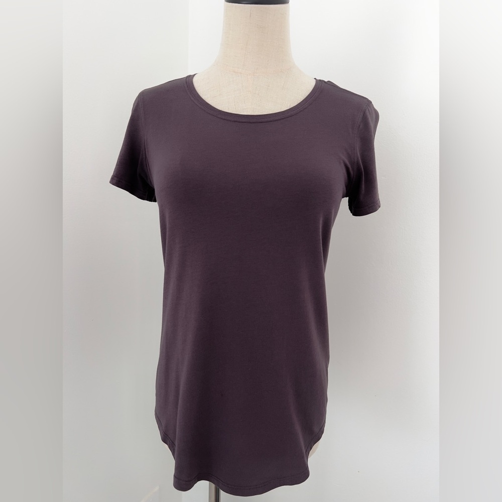 Lululemon Purple Women's Top, size 6 (medium)